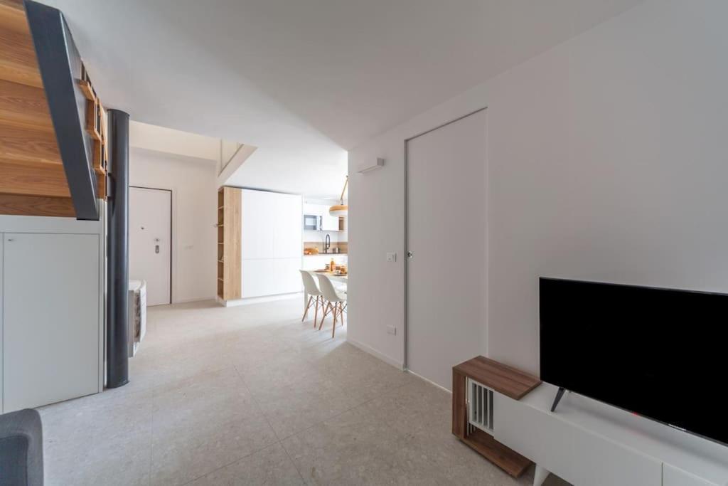 Milano Loft-Hosted By Sweetstay Exterior photo